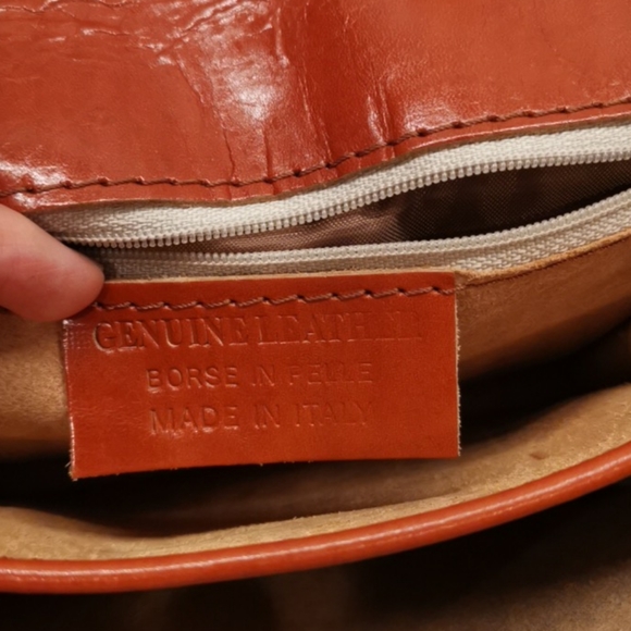 MADE IN ITALY genuine leather small crossbody bag - Picture 11 of 16